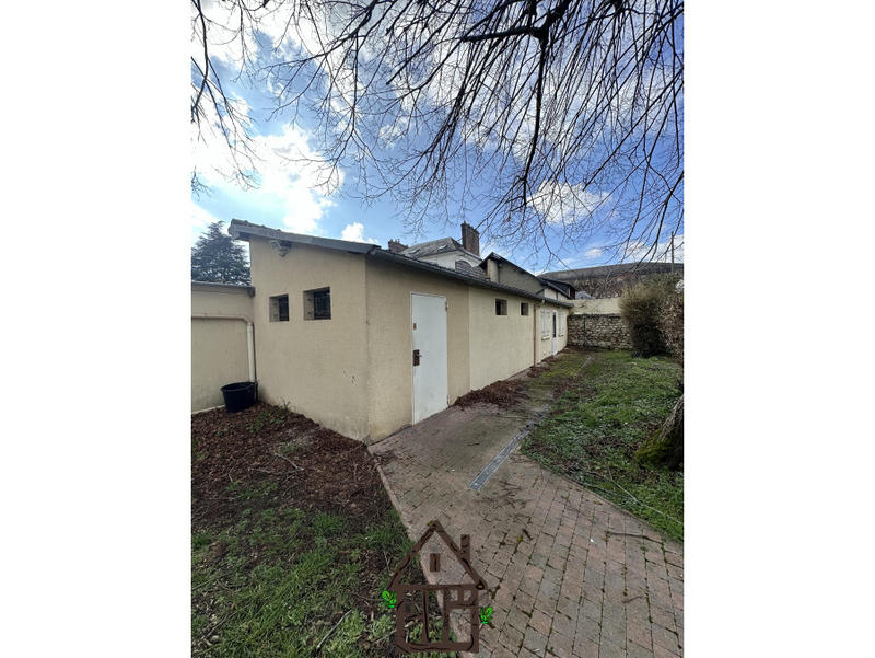 Maison - 308 m² - 23 pièces