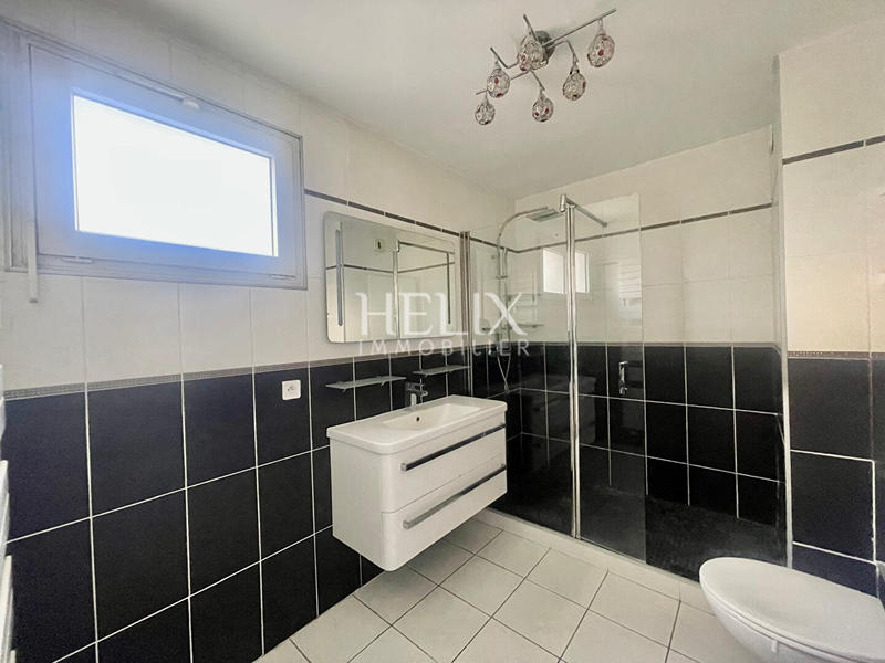 Appartement - 92 m² - 5 pièces