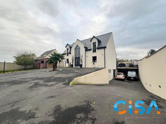 Villa - 211 m² - 8 pièces