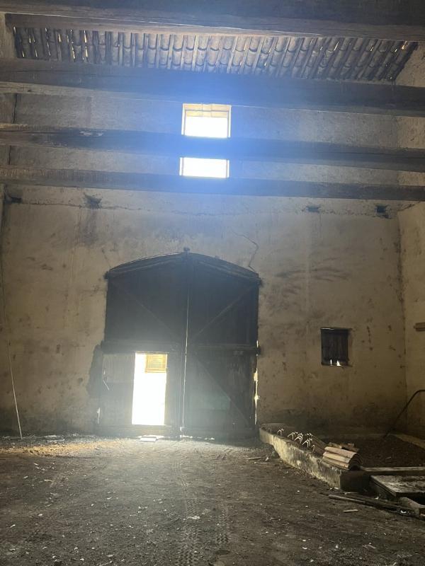 Maison - 200 m² - 1 pièce