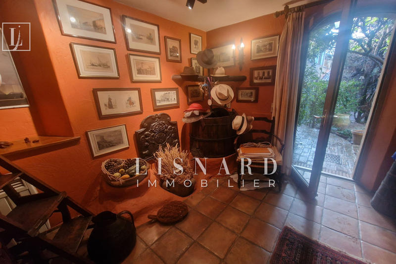 Maison - 220 m² - 5 pièces