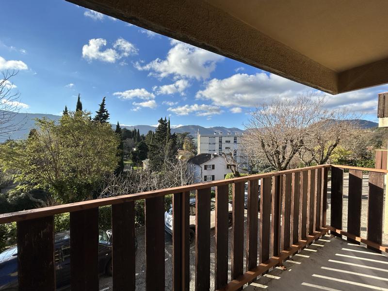 Appartement - 79 m² - 4 pièces