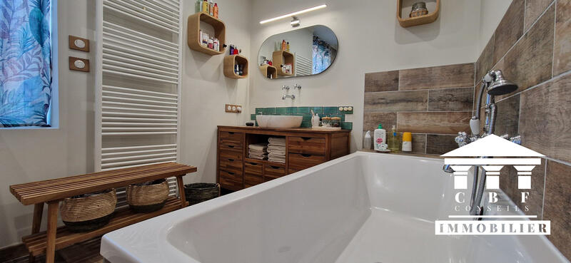 Maison - 184 m² - 6 pièces