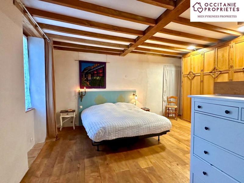 Propriété - 253 m² - 5 pièces