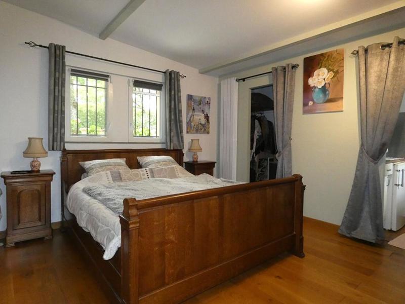 Maison - 260 m² - 9 pièces