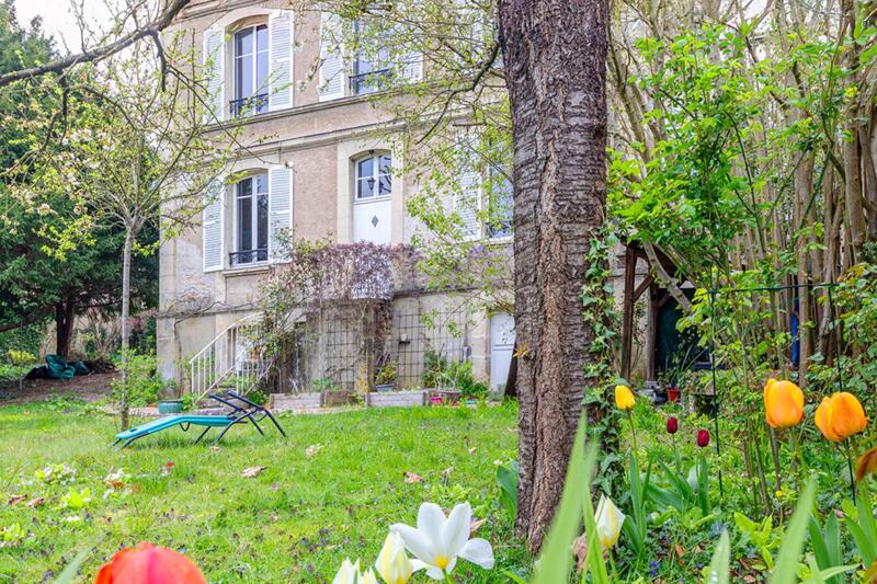 Maison - 244 m² - 10 pièces