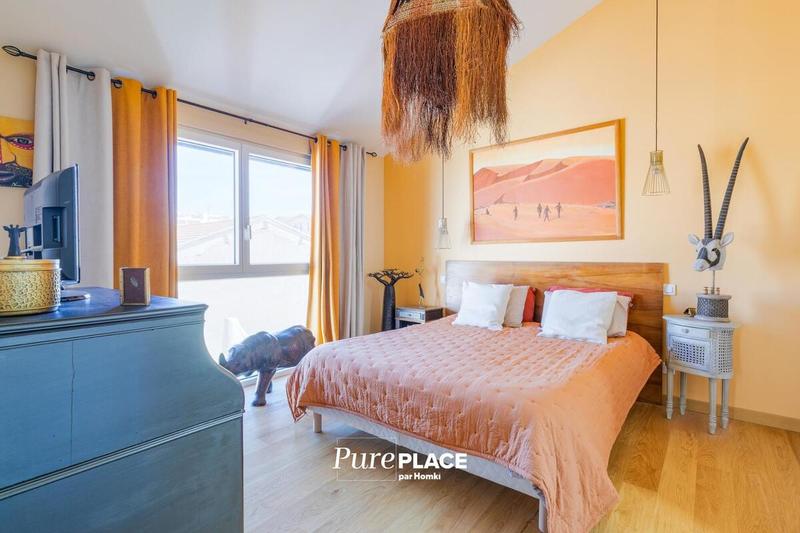 Maison - 250 m² - 7 pièces