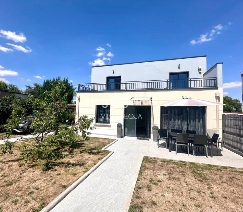 Maison - 100 m² - 4 pièces