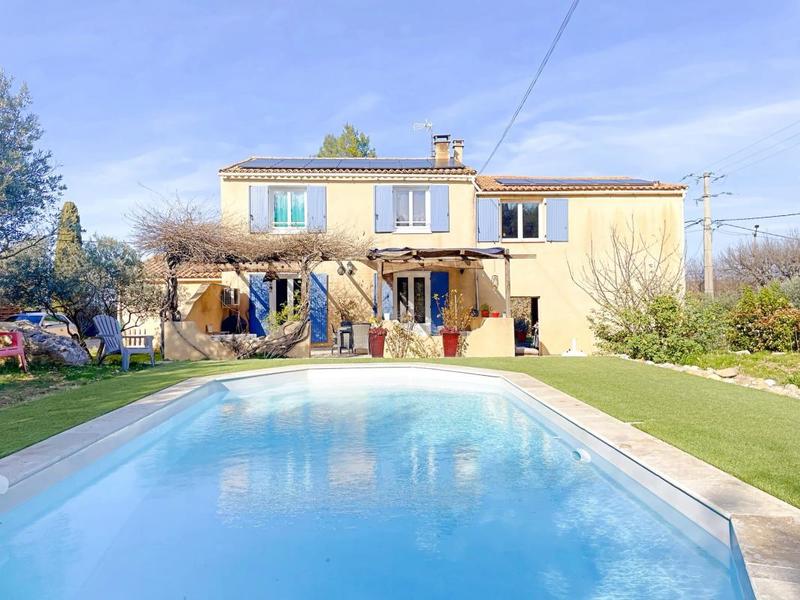 Villa - 168 m² - 8 pièces