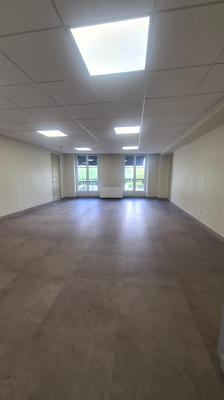 Local commercial - 366 m²