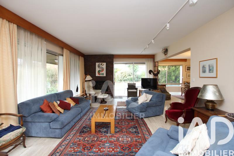 Maison - 223 m² - 8 pièces