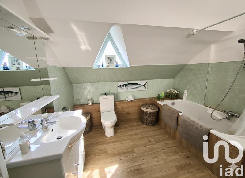 Maison - 203 m² - 6 pièces