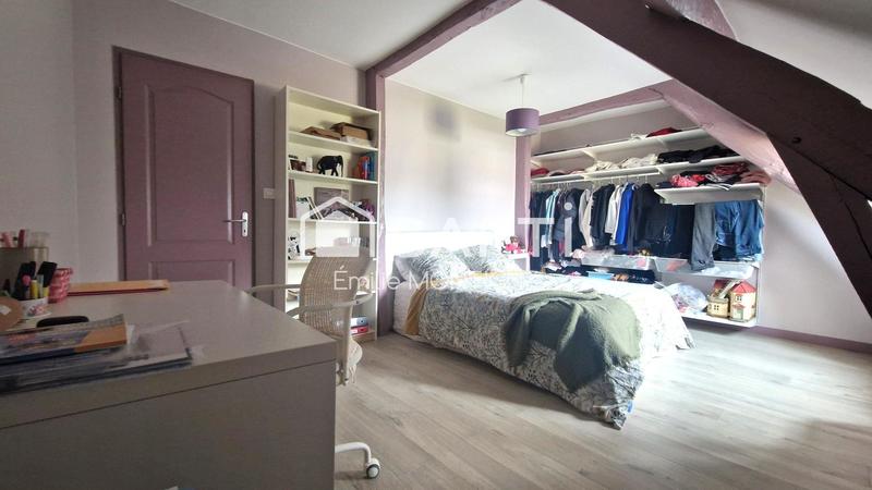 Maison - 186 m² - 8 pièces