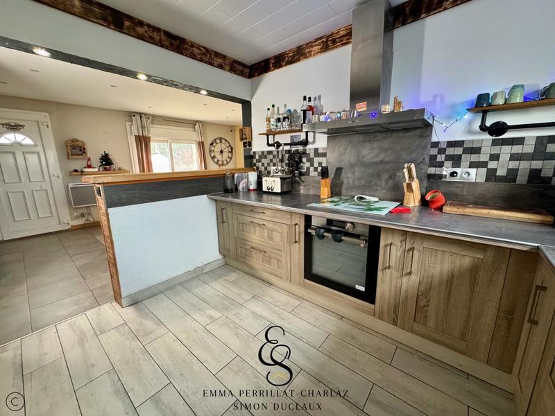 Maison - 90 m² - 6 pièces