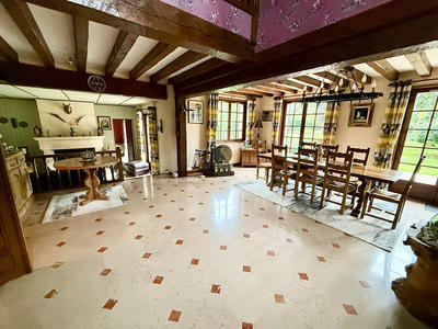 Maison - 160 m² - 8 pièces