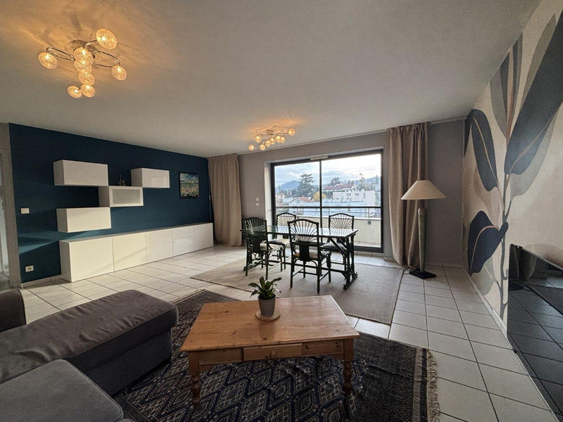 Appartement - 102 m² - 4 pièces