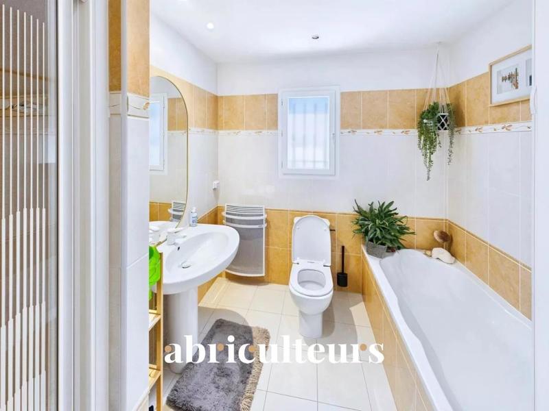 Villa - 261 m² - 12 pièces