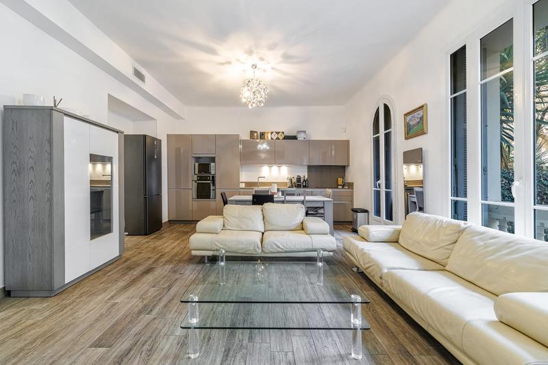 Appartement - 154 m² - 6 pièces