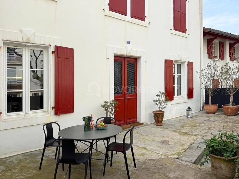 Maison - 140 m² - 6 pièces