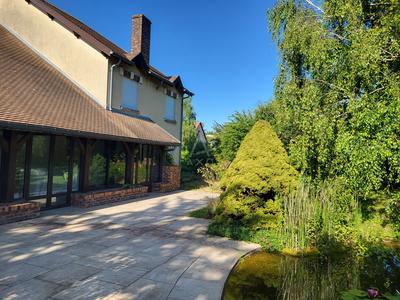 Maison - 218 m² - 8 pièces