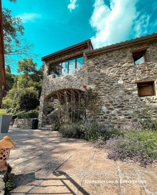 Fonds de commerce - 900 m²