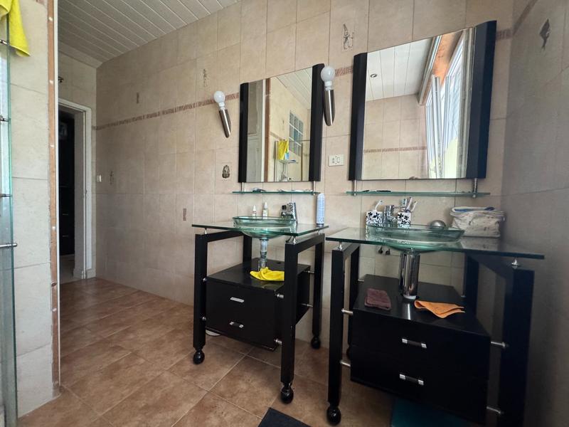 Maison - 290 m² - 7 pièces