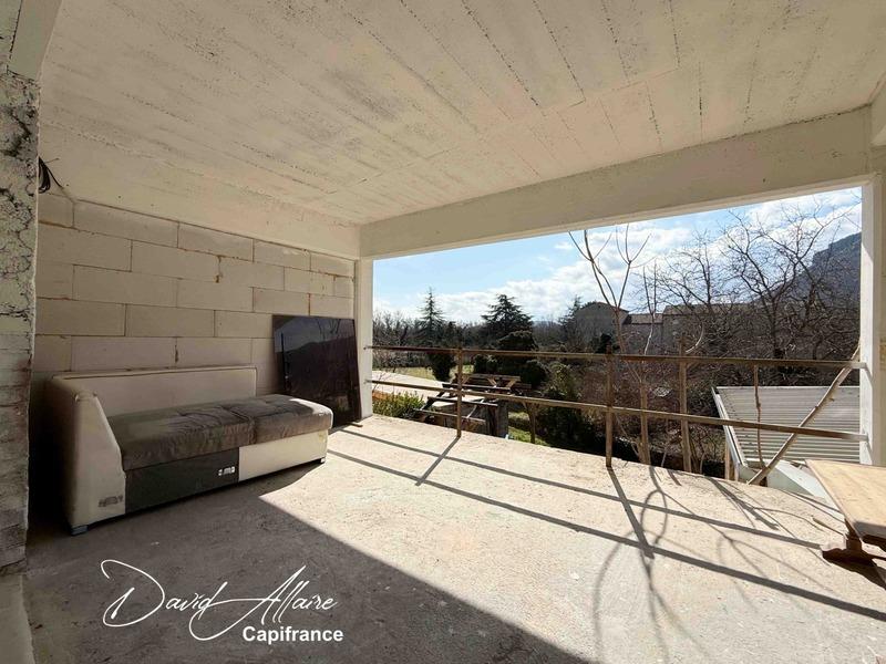 Appartement - 81 m² - 3 pièces