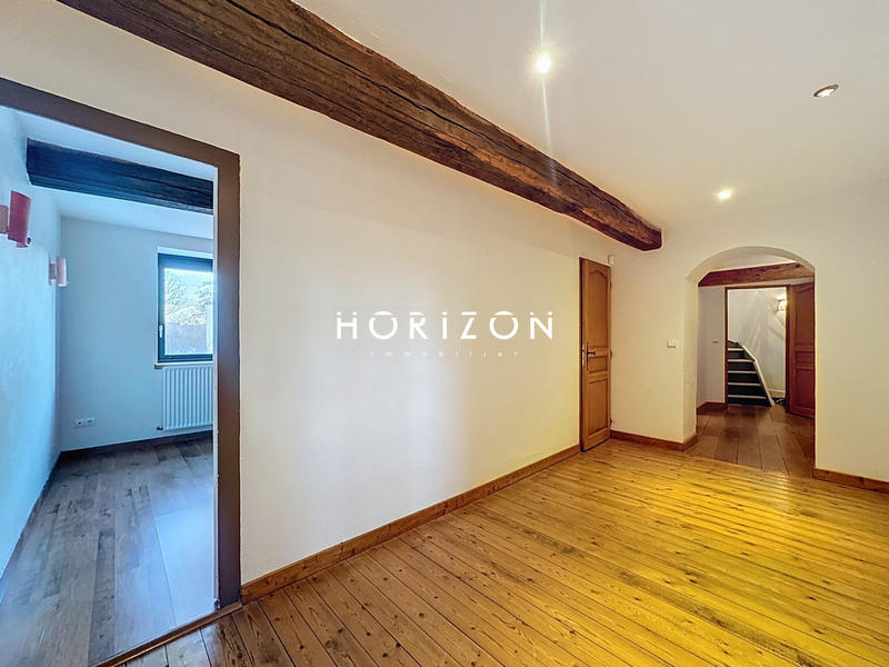 Maison ancienne - 204 m² - 8 pièces