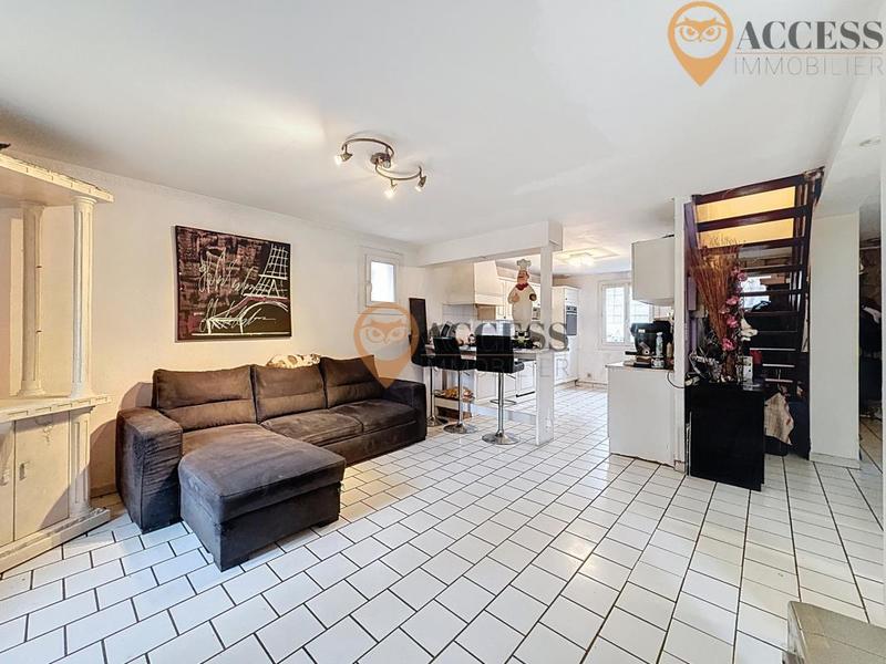 Maison - 99 m² - 5 pièces