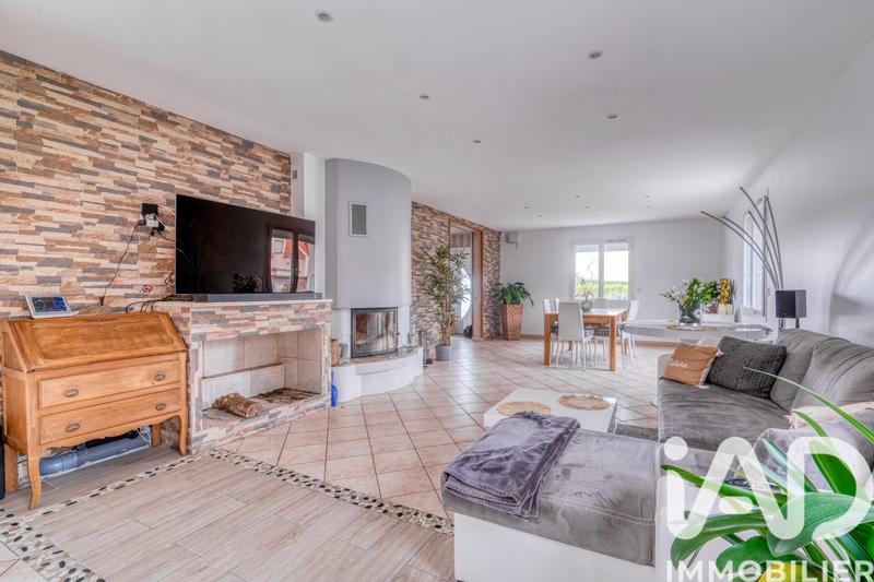 Maison - 218 m² - 8 pièces