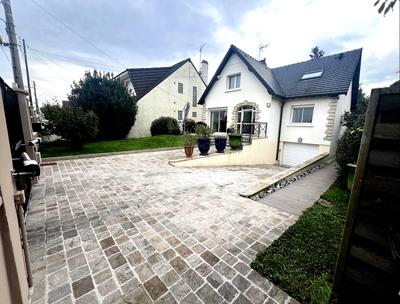 Maison - 196 m² - 7 pièces