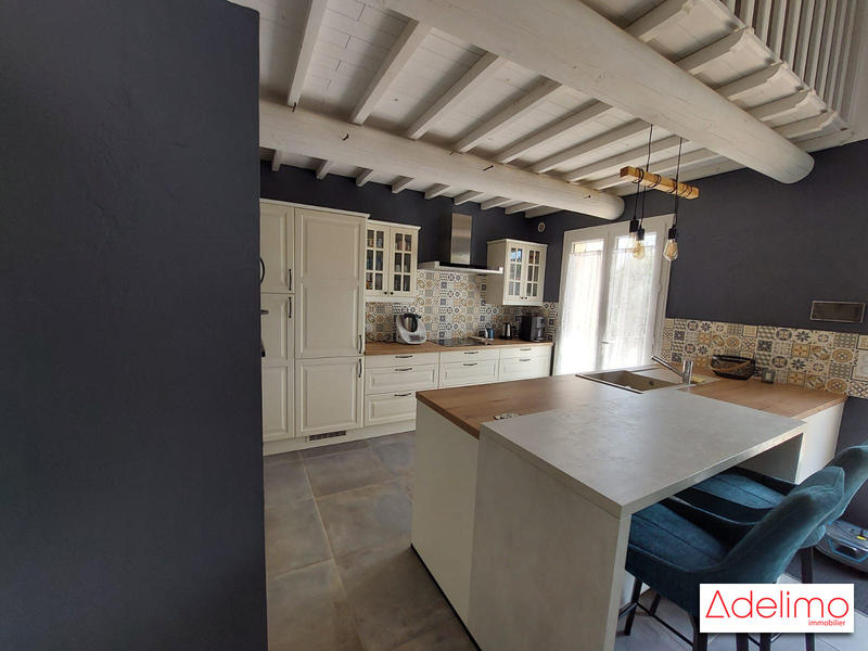 Villa - 231 m² - 9 pièces