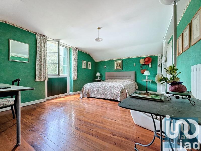 Maison - 607 m² - 22 pièces