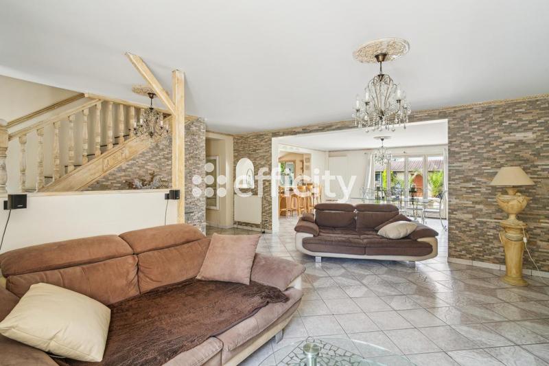 Maison - 131 m² - 6 pièces