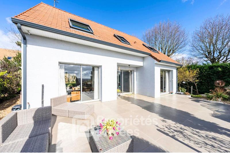 Maison - 135 m² - 6 pièces