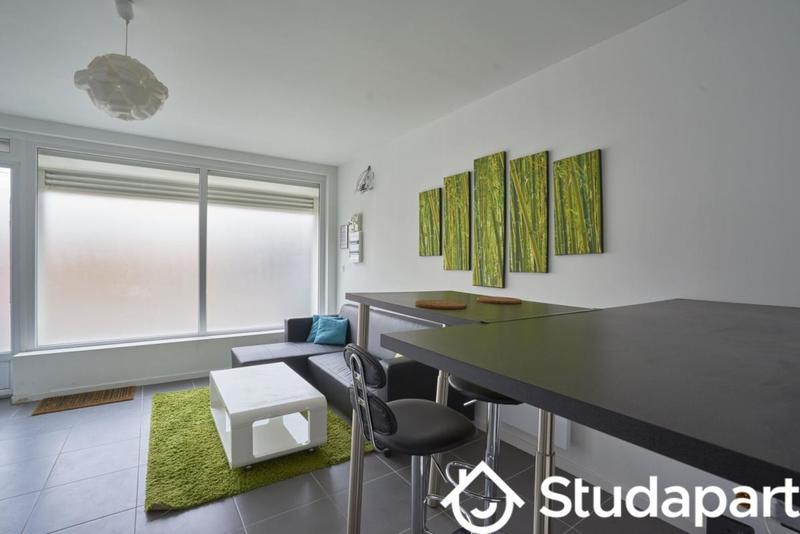 Chambre - 12 m² - 1 pièce