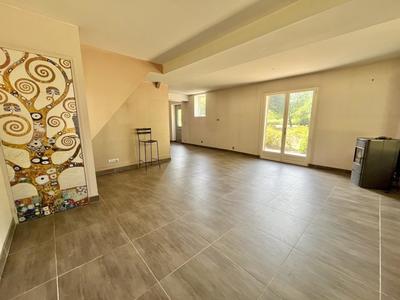 Maison - 267 m² - 7 pièces