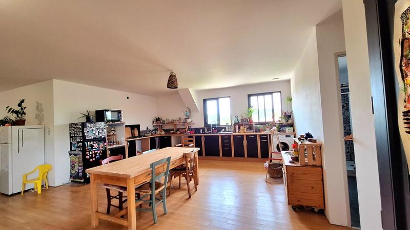 Maison - 265 m² - 9 pièces