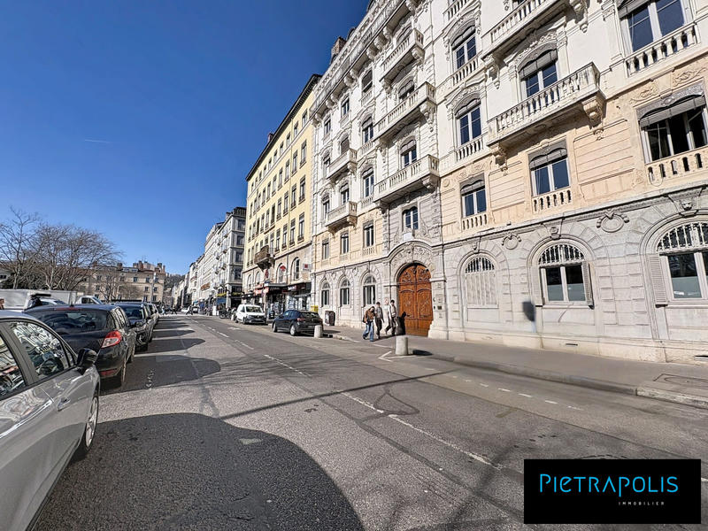 Appartement - 79 m² - 3 pièces