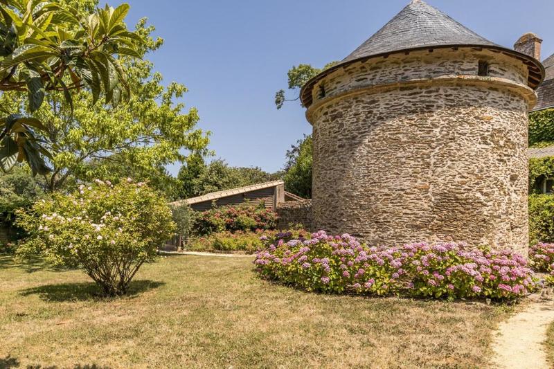 Propriété - 350 m² - 12 pièces