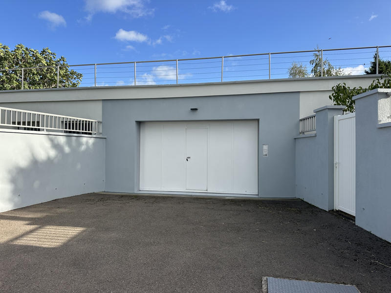 Propriété - 240 m² - 6 pièces