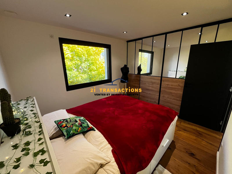 Maison - 240 m² - 6 pièces