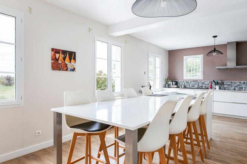 Maison - 180 m² - 7 pièces