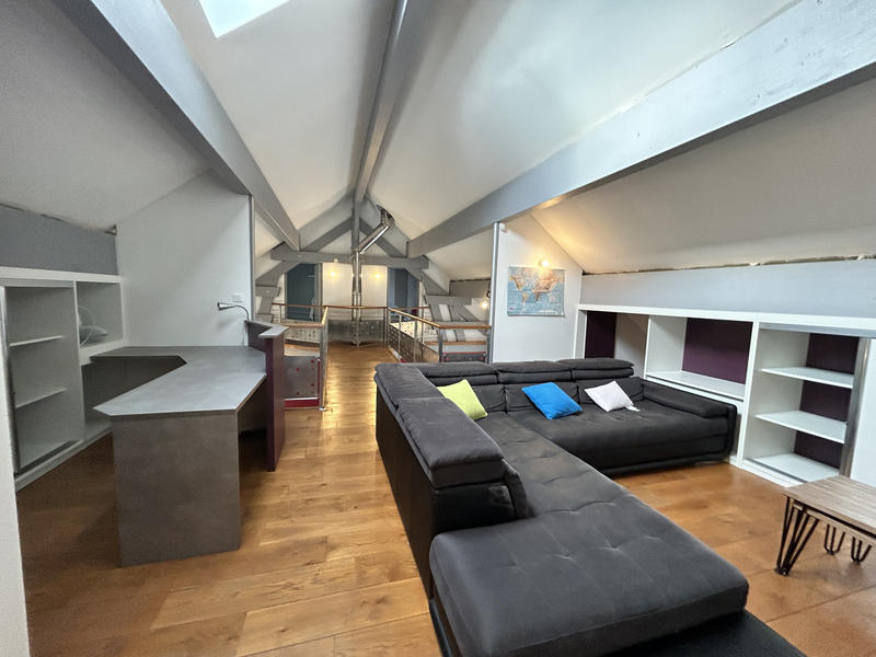 Maison - 217 m² - 7 pièces