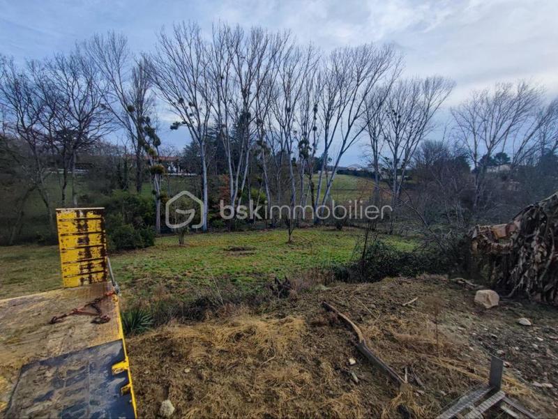 Terrain constructible - 3 355 m²