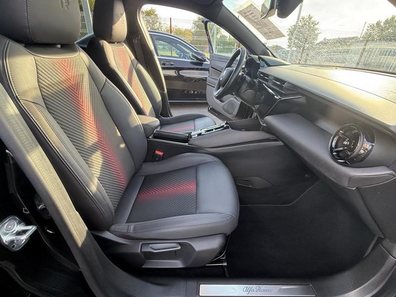 Alfa Romeo Junior ibrida pack premium - techno