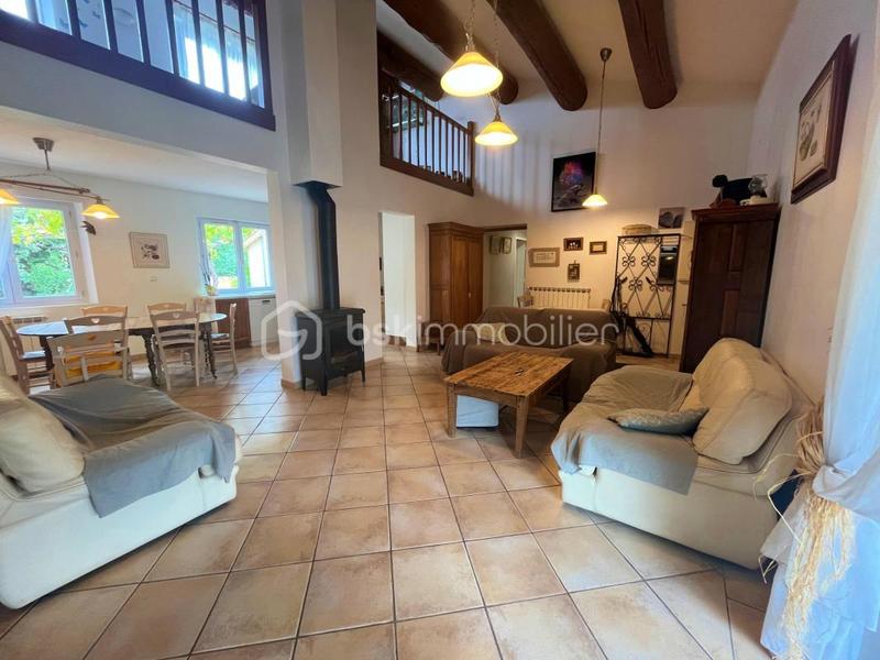 Maison - 265 m² - 13 pièces