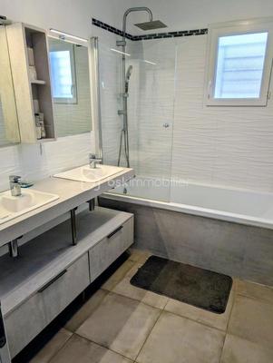 Maison - 88 m² - 4 pièces