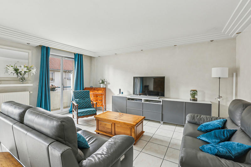 Local commercial - 140 m² - 5 pièces