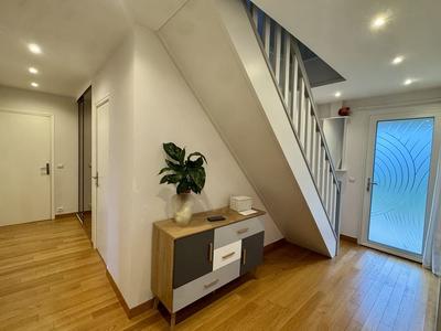 Maison traditionnelle - 134 m² - 6 pièces